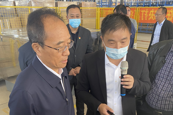 九游会官网在线
总经理腾胜平为各位领导讲解我公司超滤膜产品